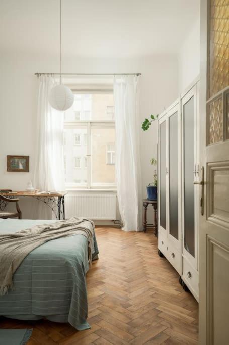 Artisan & Old-timey 2 Bedrooms Apartmán